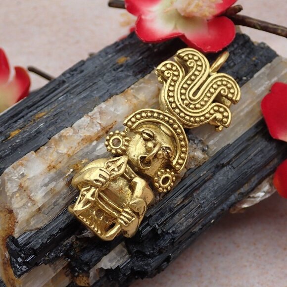 Metropolitan Museum of Art Jewelry - MMA CMA Metropolitan Museum of Art Aztec Mayan Gold-Tone Brooch Pendant 2.5"